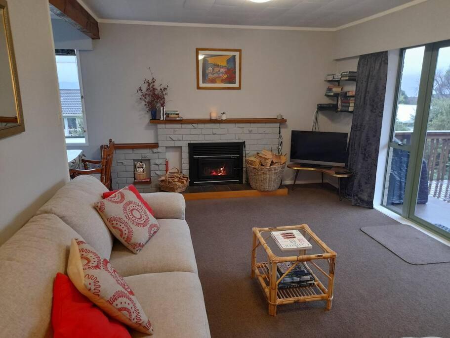 Lake Rotoiti Lakehouse Retreat Rotorua Bagian luar foto